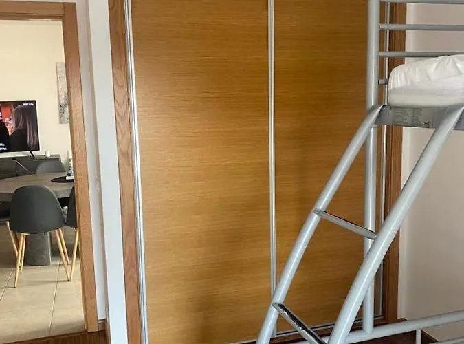 Sunset House / Casa Por Do Sol דירה נאזרה